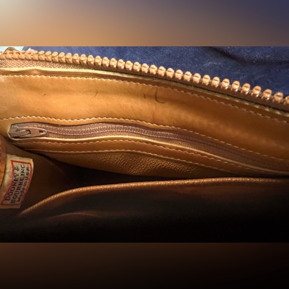 Beautiful Rare Dooney& Bourke Leather Crossbody Bag-Excellent Condition A2545458 - Picture 13 of 15